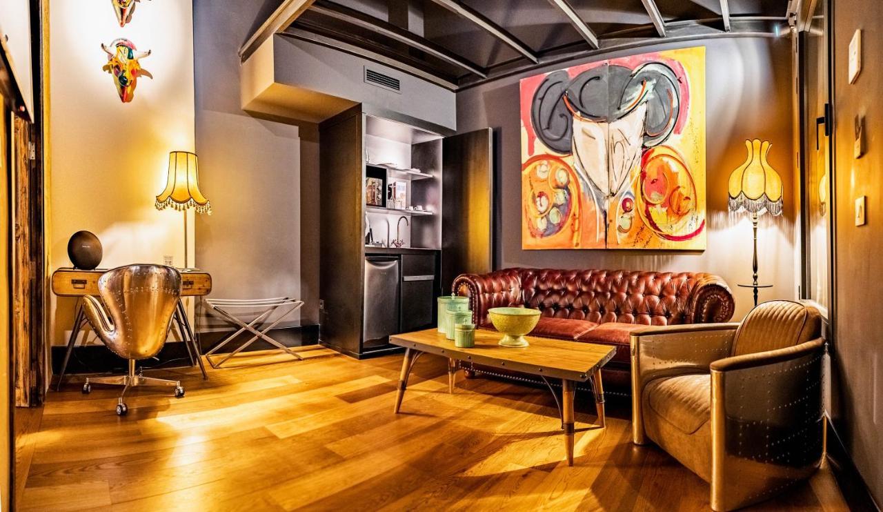 Hotel Lobby Севилья Экстерьер фото Interior of a typical apartment